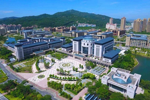 澳门大学